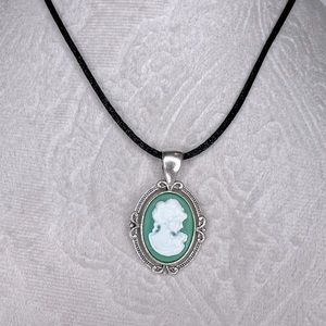 Handmade Vintage Style Cameo Pendant Necklace